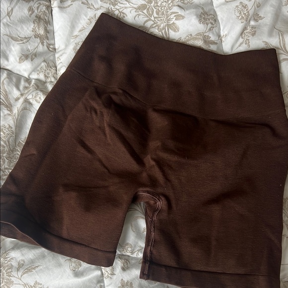 Alphalete amplify shorts - Picture 2 of 6